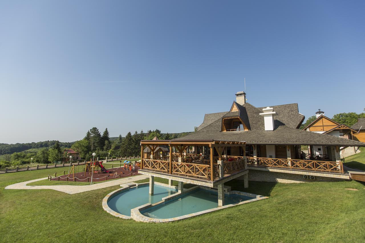Etno Naselje Vrdnicka Kula Bed & Breakfast Vrdnik Exterior photo