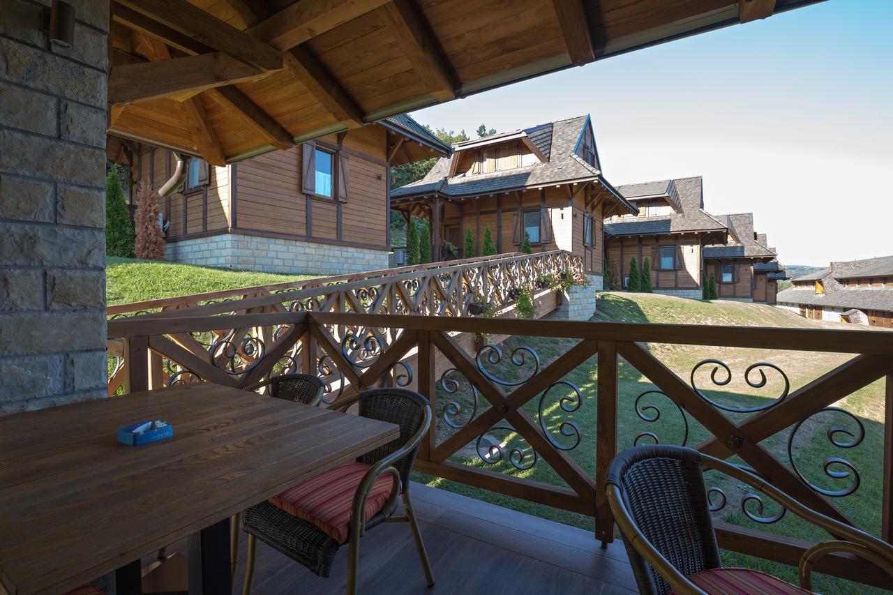 Etno Naselje Vrdnicka Kula Bed & Breakfast Vrdnik Exterior photo