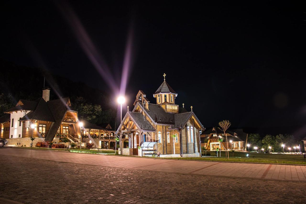 Etno Naselje Vrdnicka Kula Bed & Breakfast Vrdnik Exterior photo